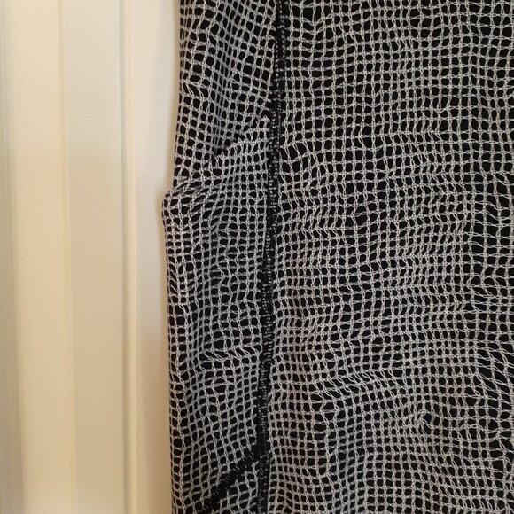 Lululemon Speed Tight V in Fall Net White Black / Black Size 10 - Picture 8 of 15